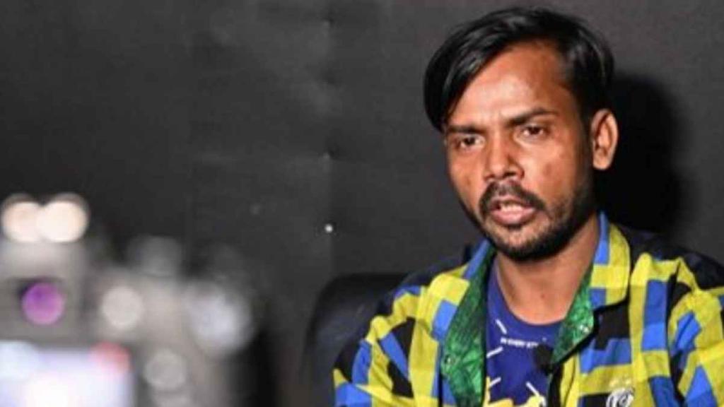 بسبب صوته البشع.. الشرطة البنغالية تلقي القبض على أحد المشاهير- فيديو